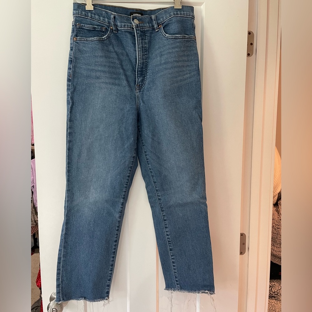Express Super High Rise Mom Jean